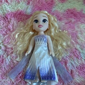 Disney Frozen 14” Elsa with Blonde Hair and Purple-White Dress